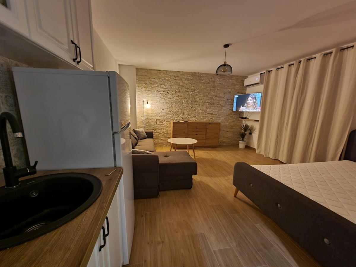 Apartments Vranes ติวัต ภายนอก รูปภาพ