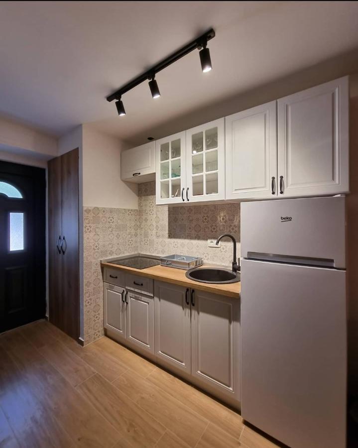 Apartments Vranes ติวัต ภายนอก รูปภาพ