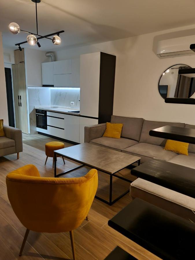 Apartments Vranes ติวัต ภายนอก รูปภาพ