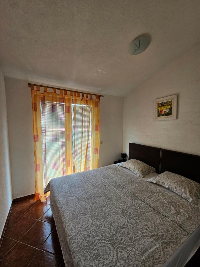 Apartments Vranes ติวัต ภายนอก รูปภาพ