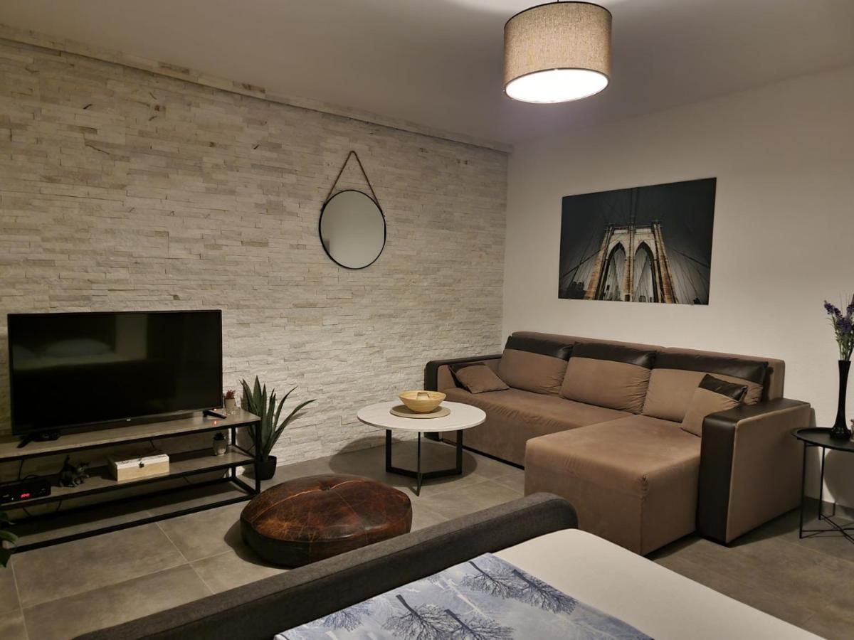 Apartments Vranes ติวัต ภายนอก รูปภาพ