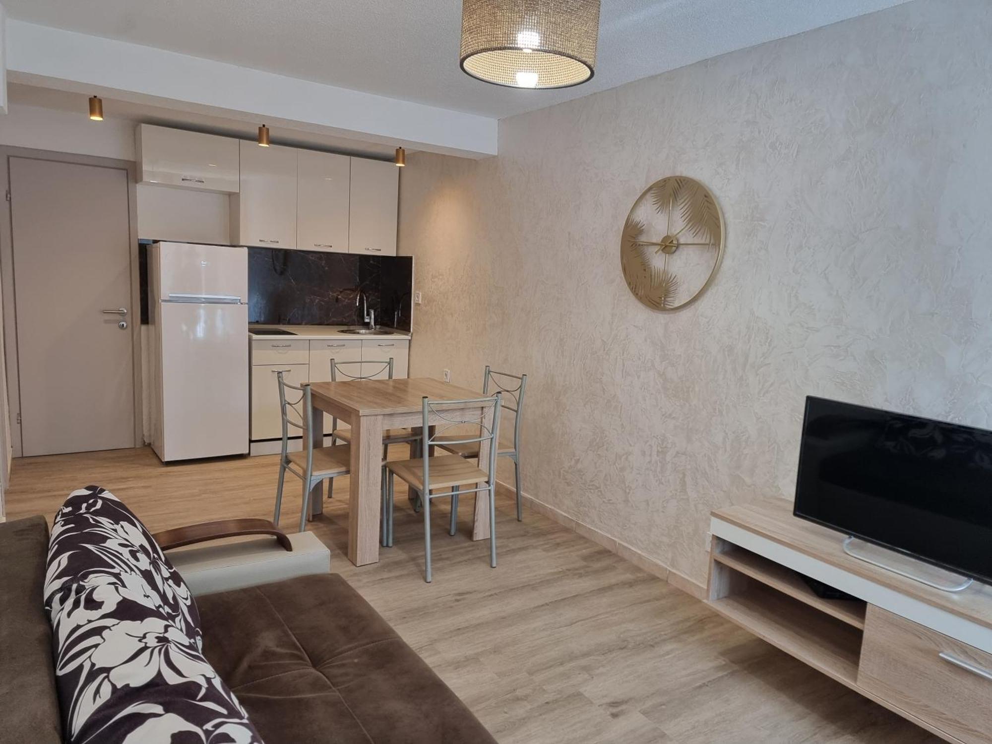 Apartments Vranes ติวัต ภายนอก รูปภาพ