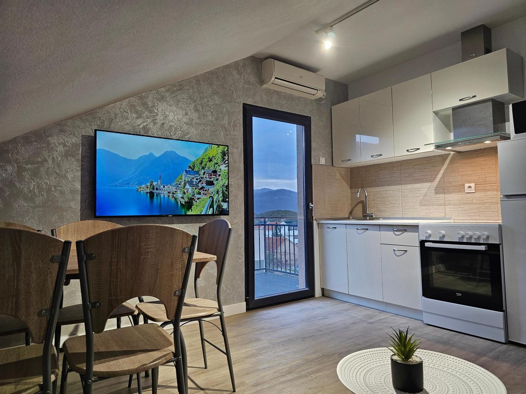 Apartments Vranes ติวัต ภายนอก รูปภาพ