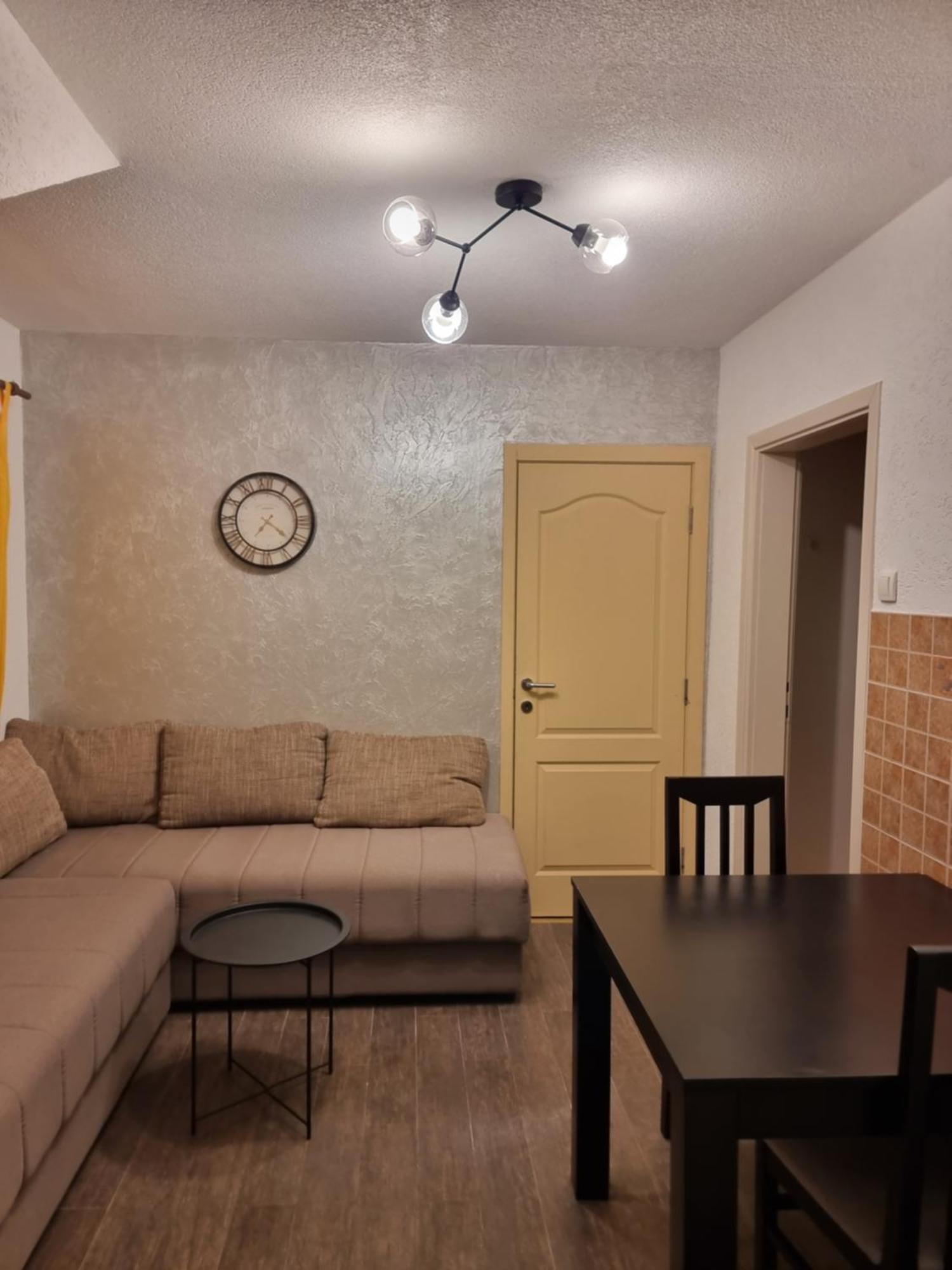 Apartments Vranes ติวัต ภายนอก รูปภาพ