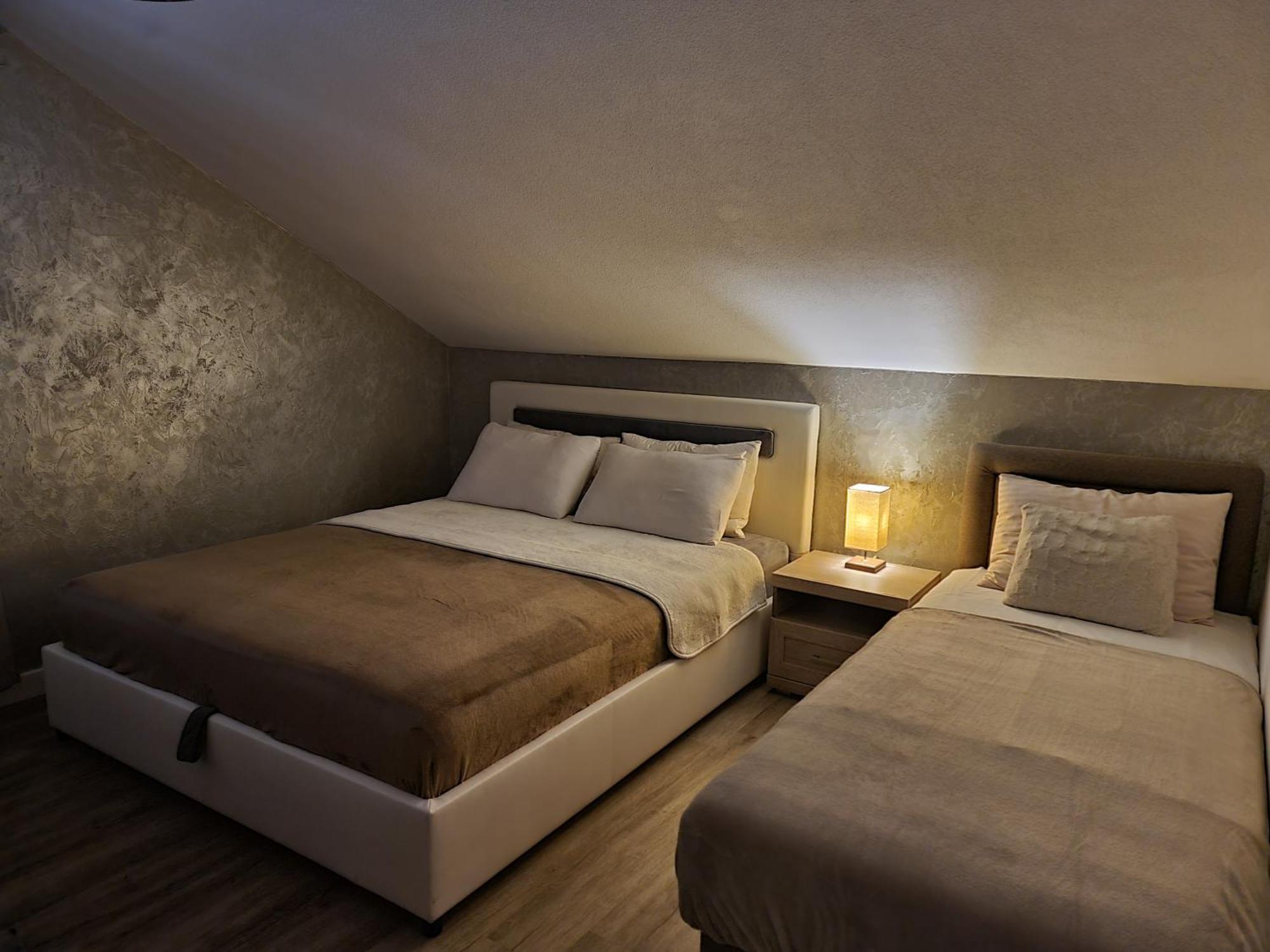 Apartments Vranes ติวัต ภายนอก รูปภาพ