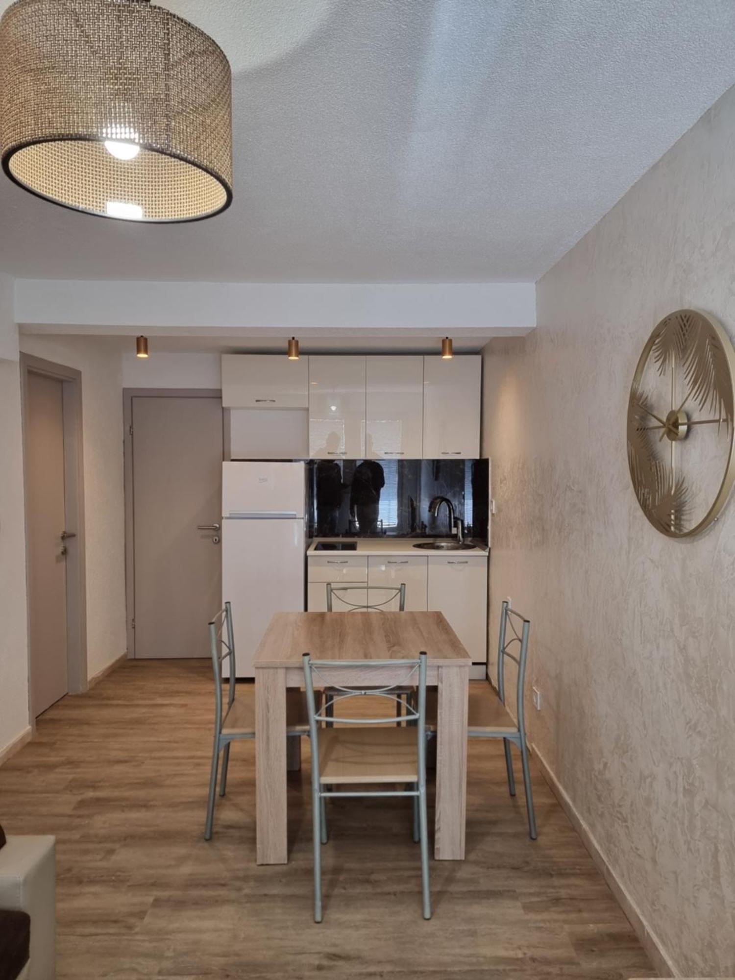 Apartments Vranes ติวัต ภายนอก รูปภาพ