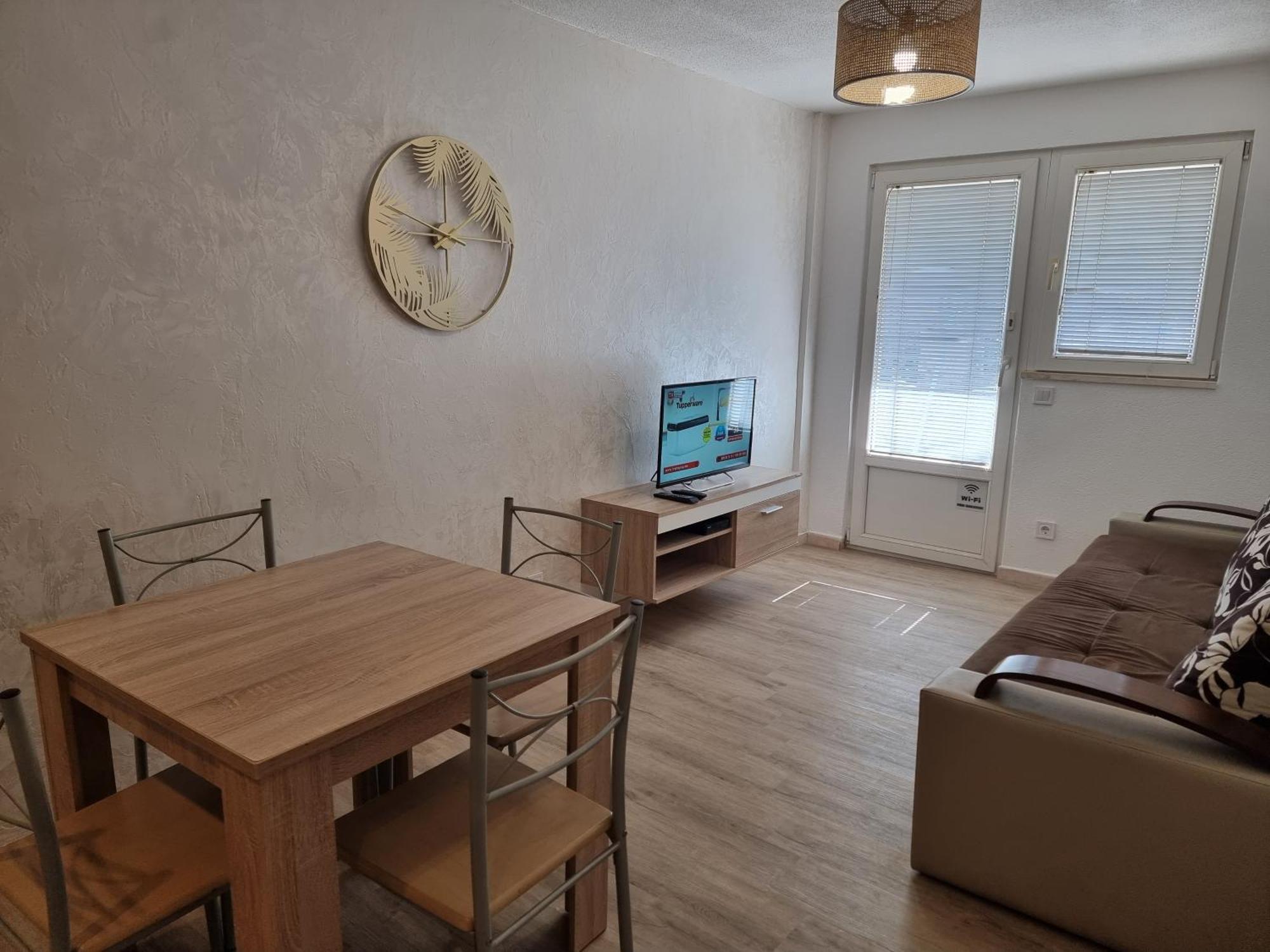 Apartments Vranes ติวัต ภายนอก รูปภาพ