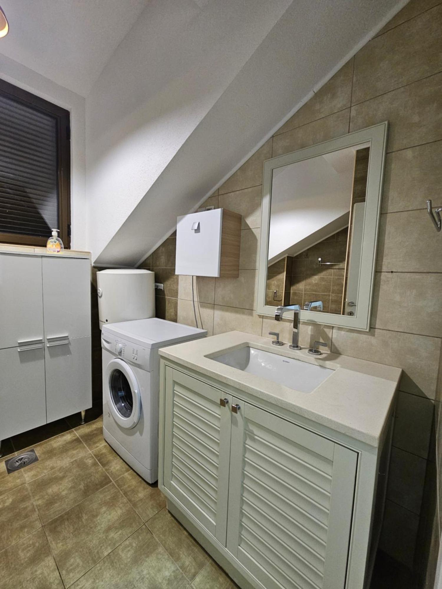 Apartments Vranes ติวัต ภายนอก รูปภาพ