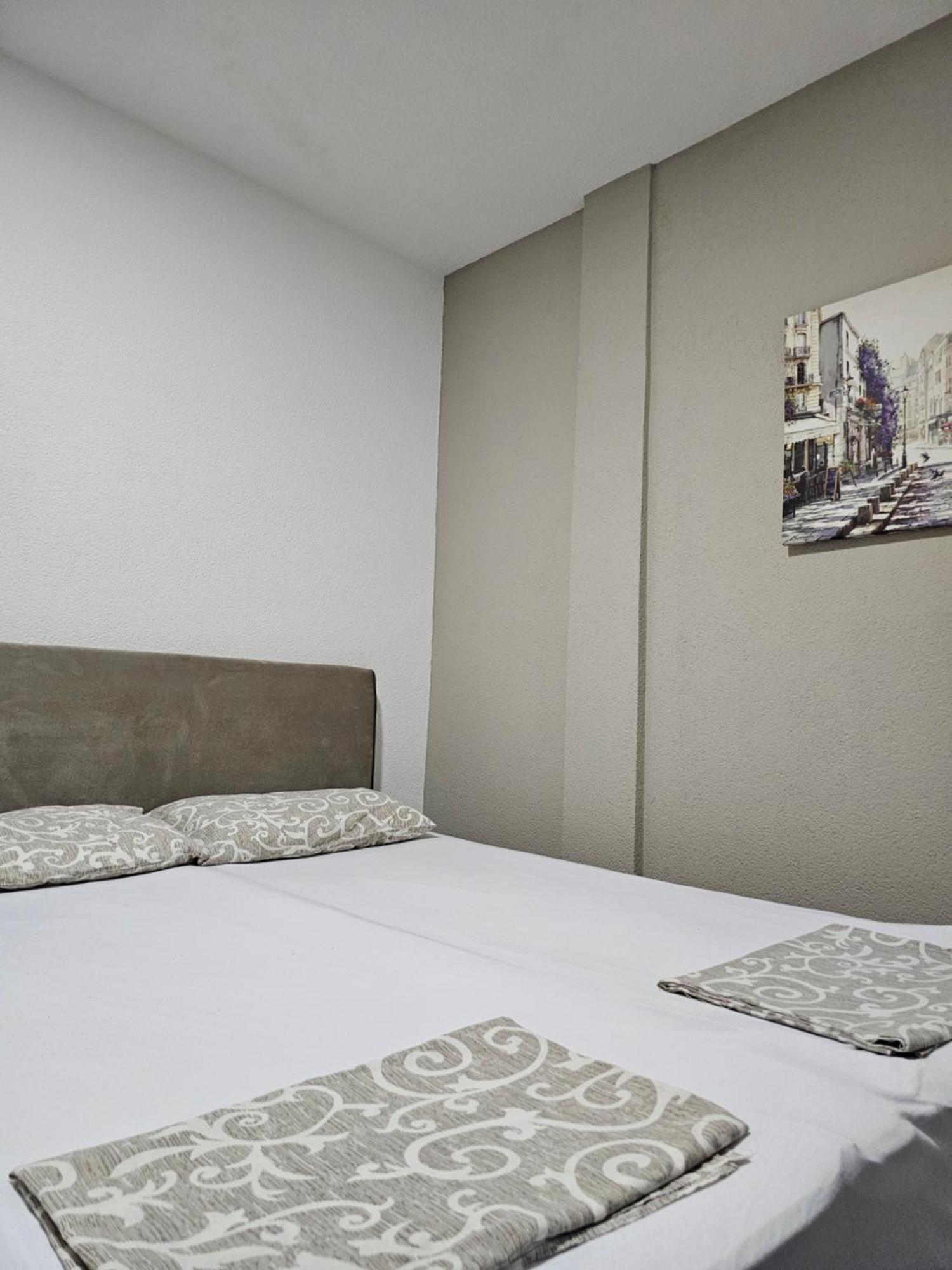Apartments Vranes ติวัต ภายนอก รูปภาพ