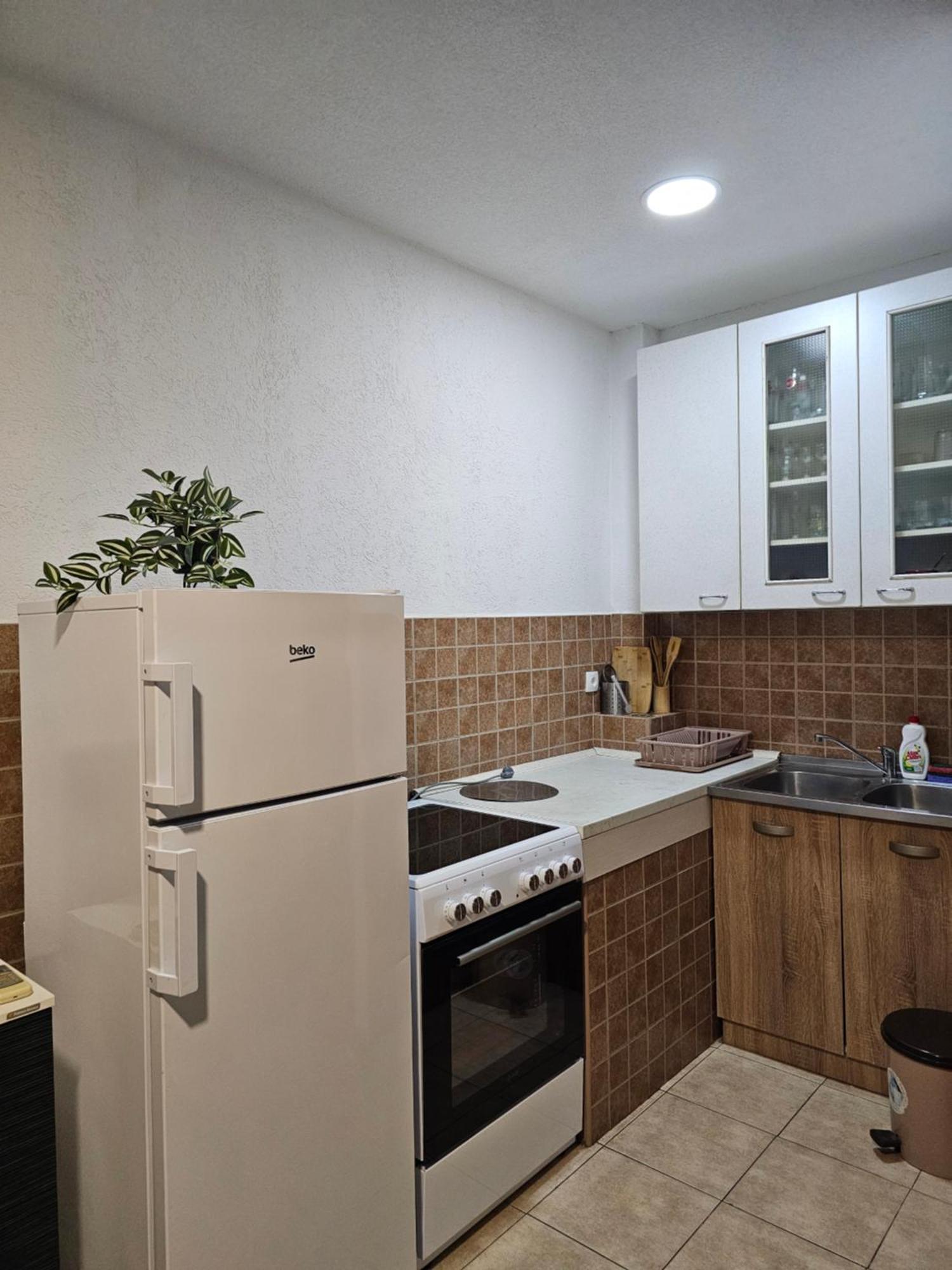 Apartments Vranes ติวัต ภายนอก รูปภาพ
