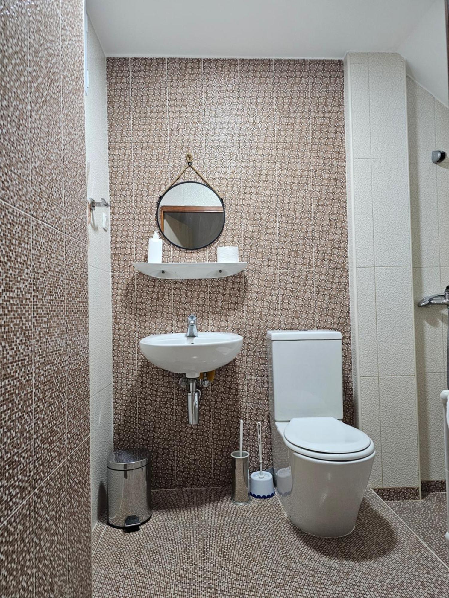 Apartments Vranes ติวัต ภายนอก รูปภาพ