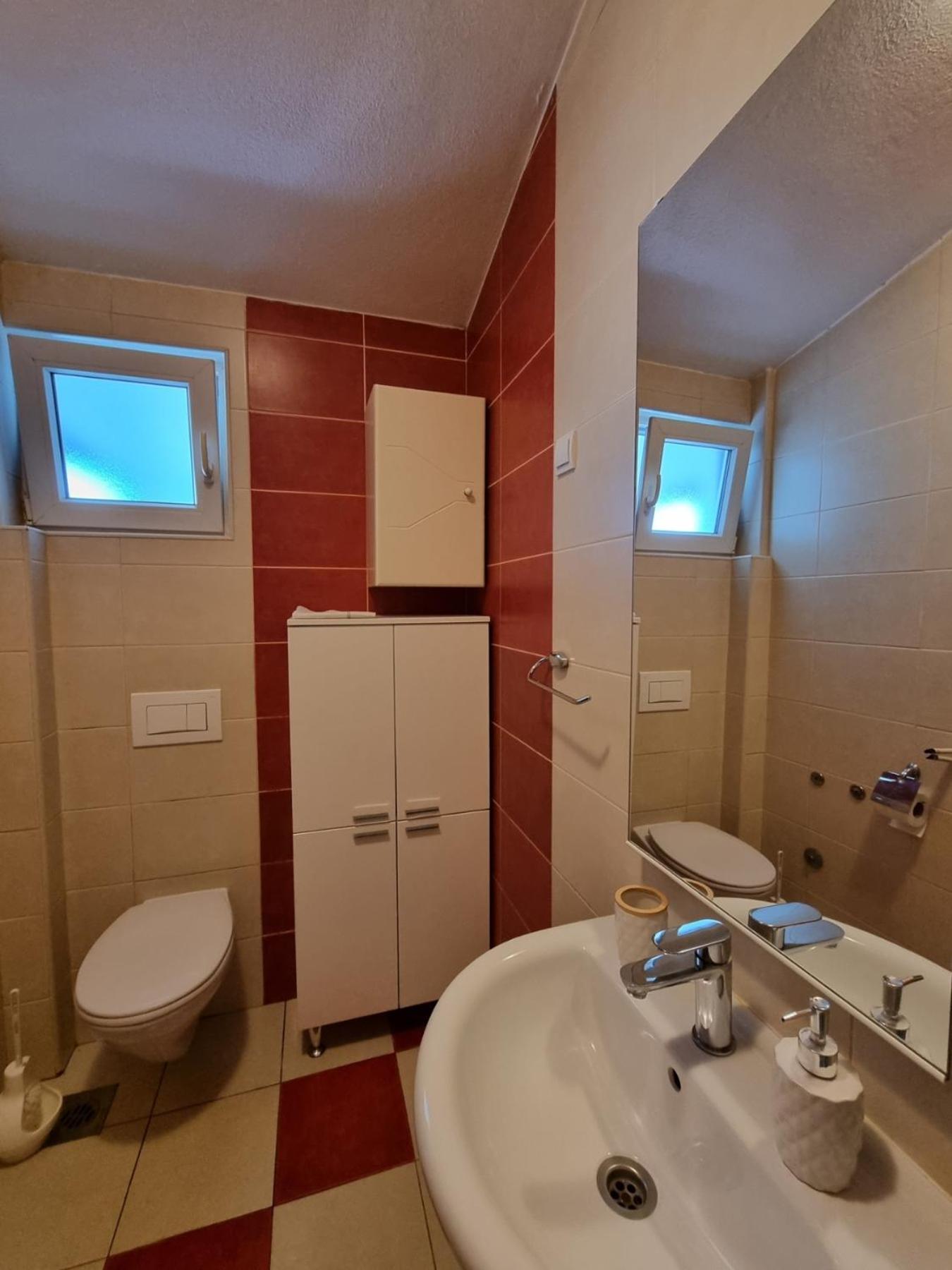 Apartments Vranes ติวัต ภายนอก รูปภาพ