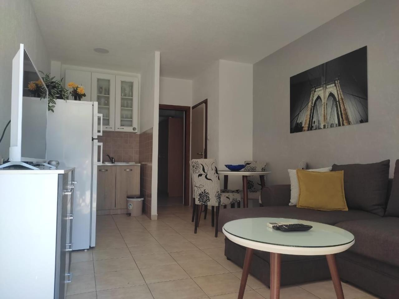 Apartments Vranes ติวัต ภายนอก รูปภาพ