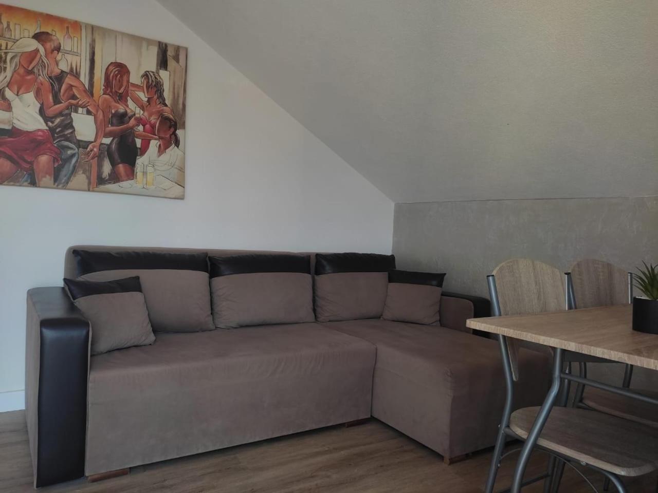 Apartments Vranes ติวัต ภายนอก รูปภาพ